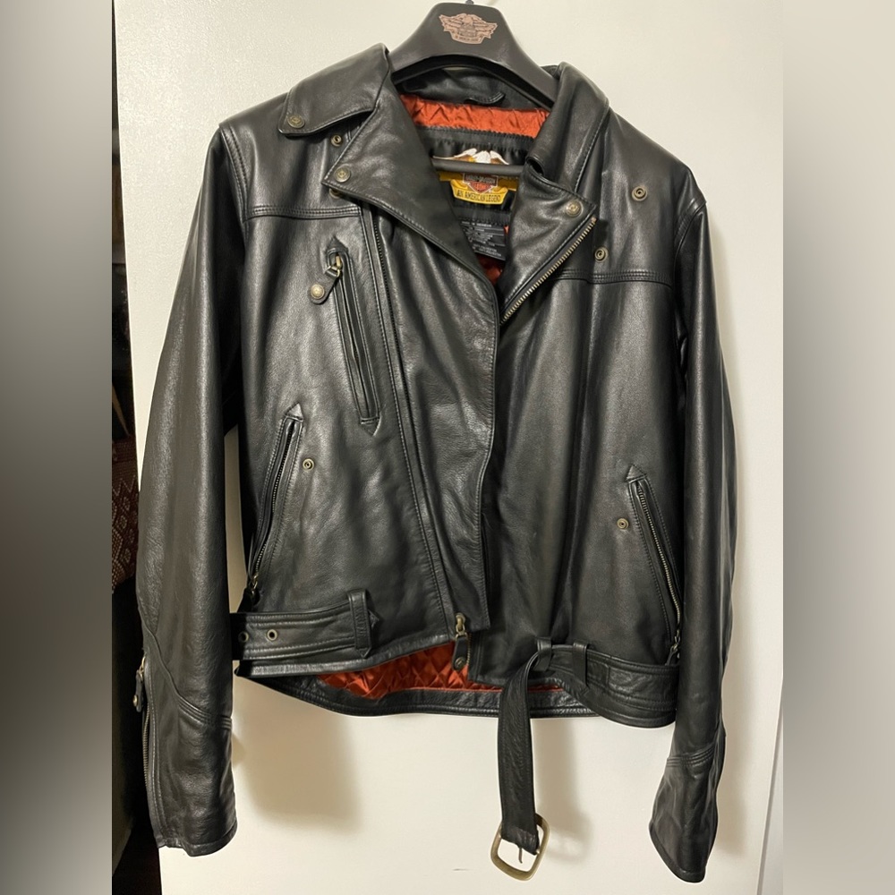 Men’s Medium Harley Davidson Leather Jacket.